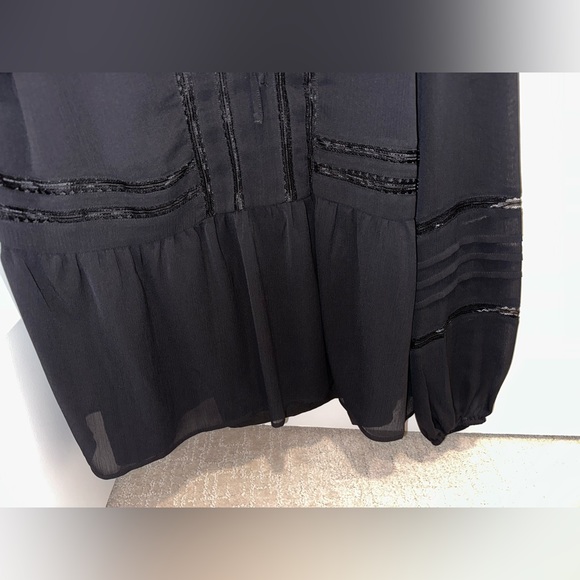 New with tags, express, medium, long sleeve blouse - Picture 5 of 11